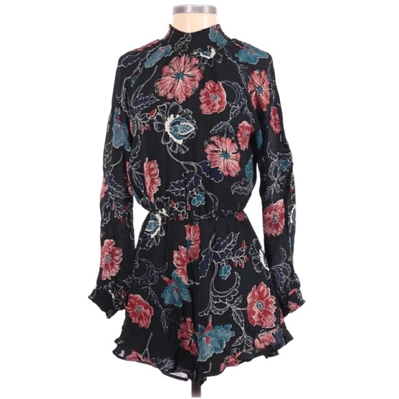 NWT ASTR the Label Eva Romper Dark Green Floral Jumper - Picture 9 of 11